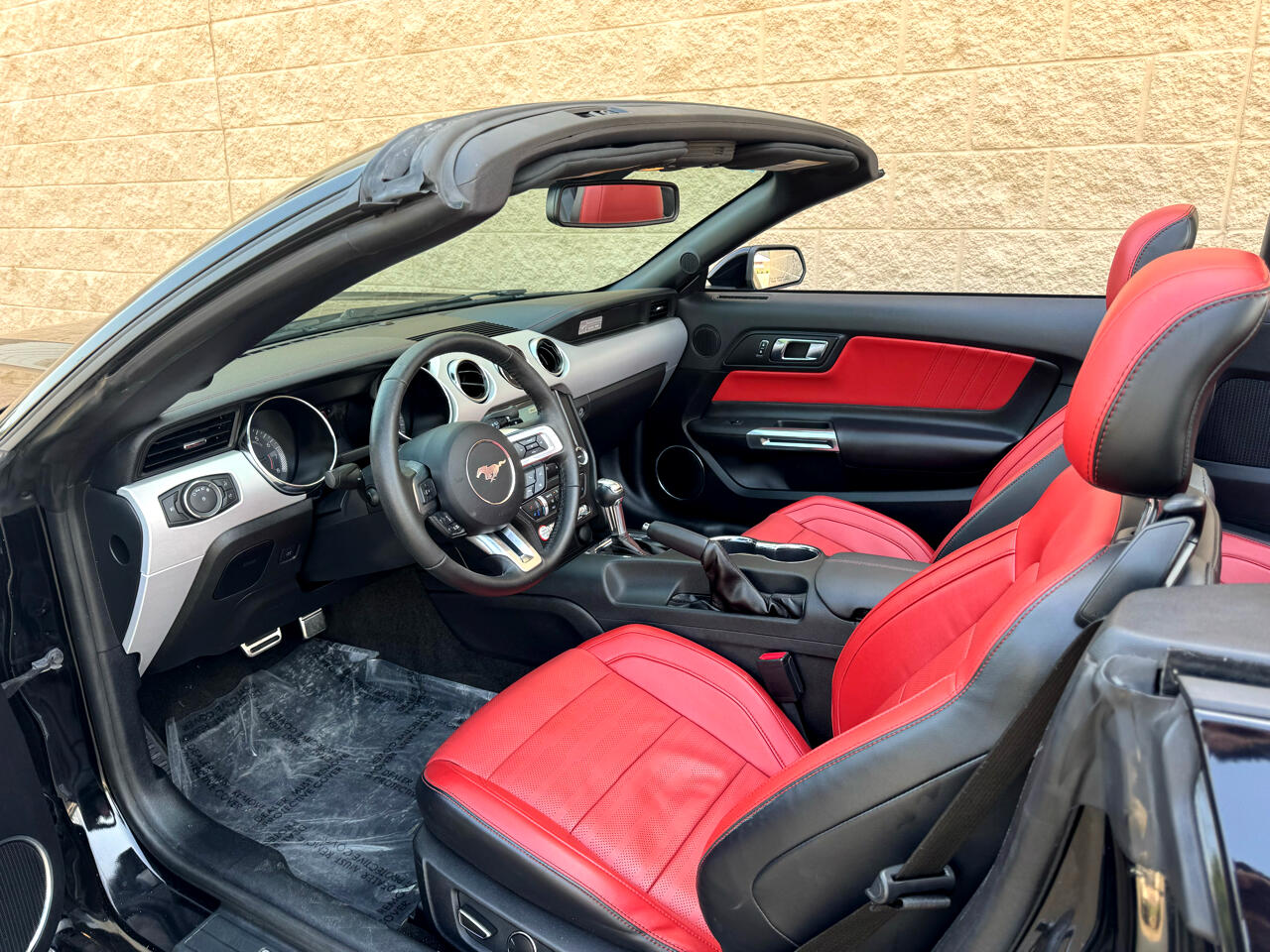2017 Ford Mustang GT Premium Convertible photo 7