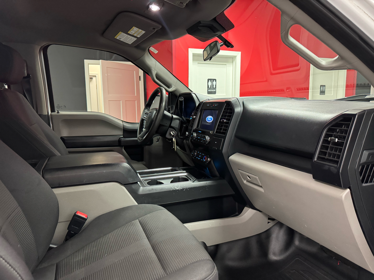 2019 Ford F-150 XLT photo 16