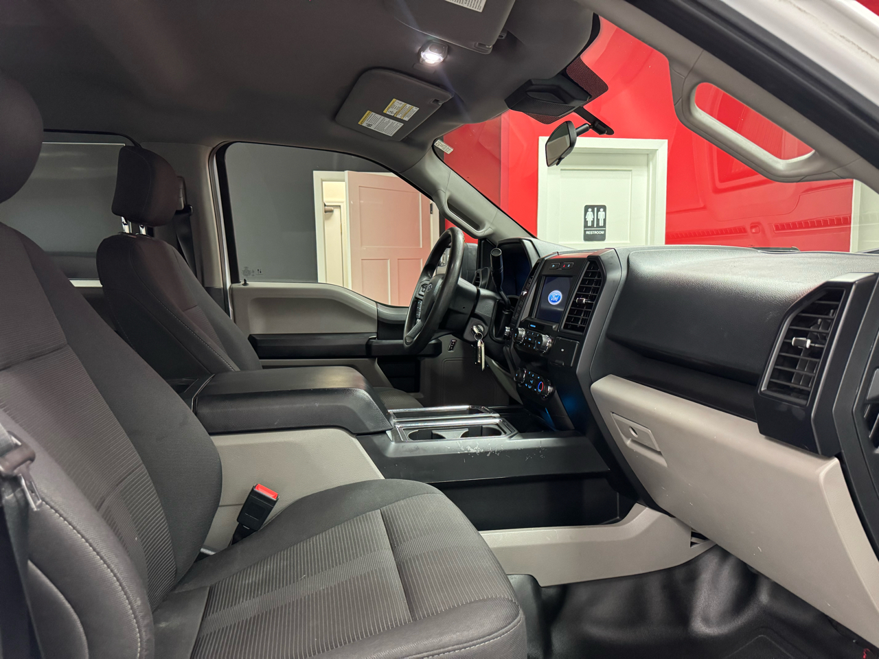 2019 Ford F-150 XLT photo 17