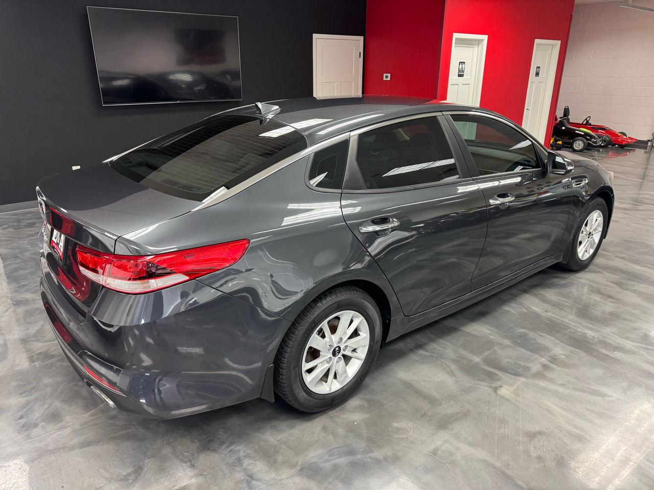 2017 Kia Optima LX photo 6