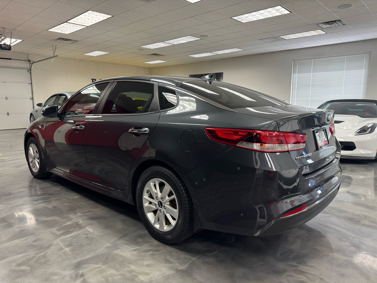 2017 Kia Optima LX photo 10