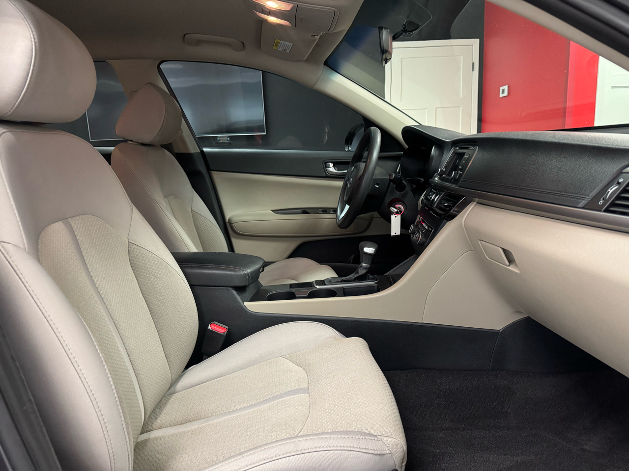 2017 Kia Optima LX photo 23