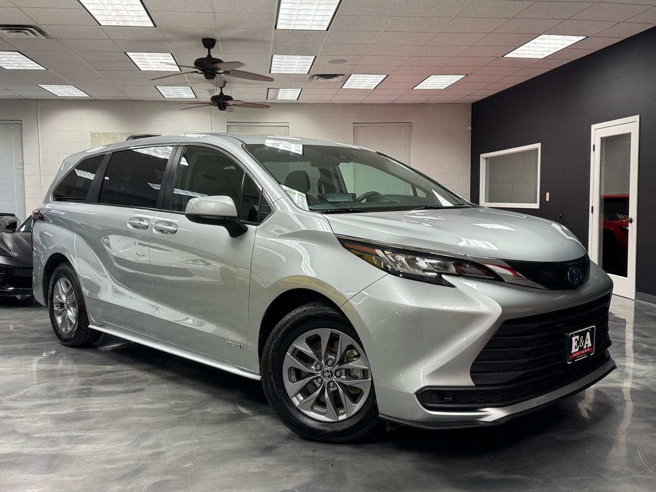 Toyota Sienna LE AWD 2021