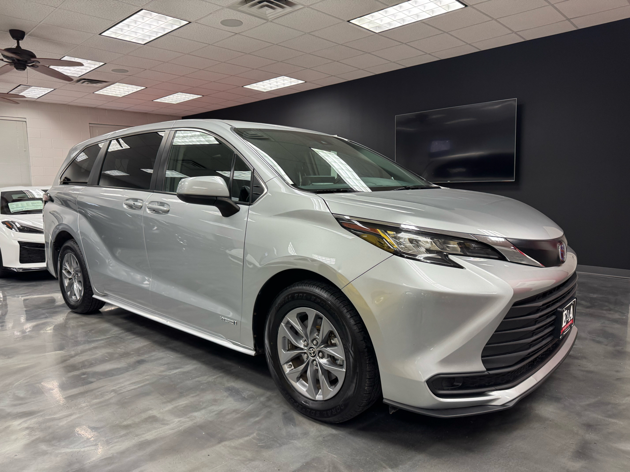 Toyota Sienna LE AWD 2021