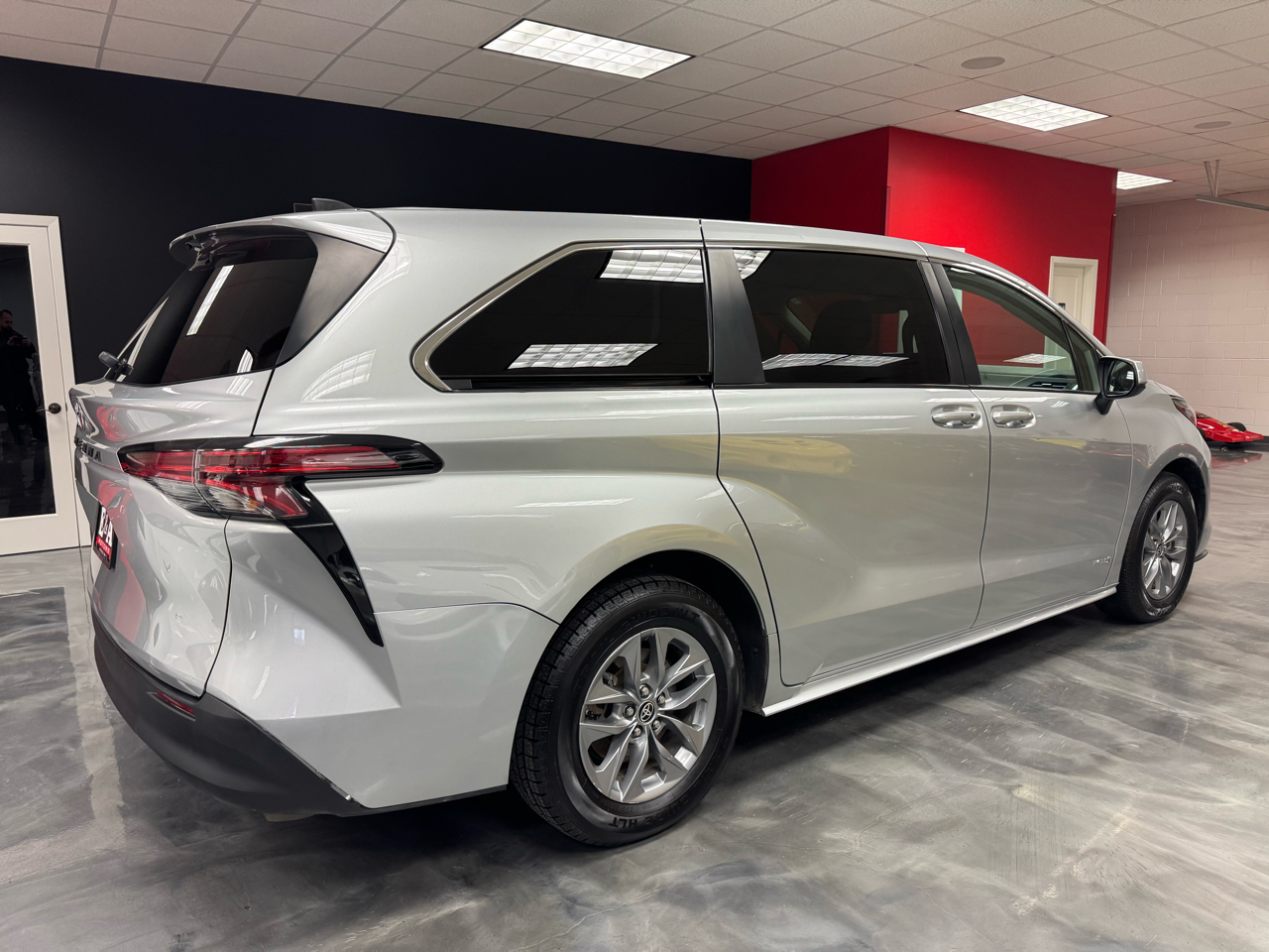 Toyota Sienna LE AWD 2021