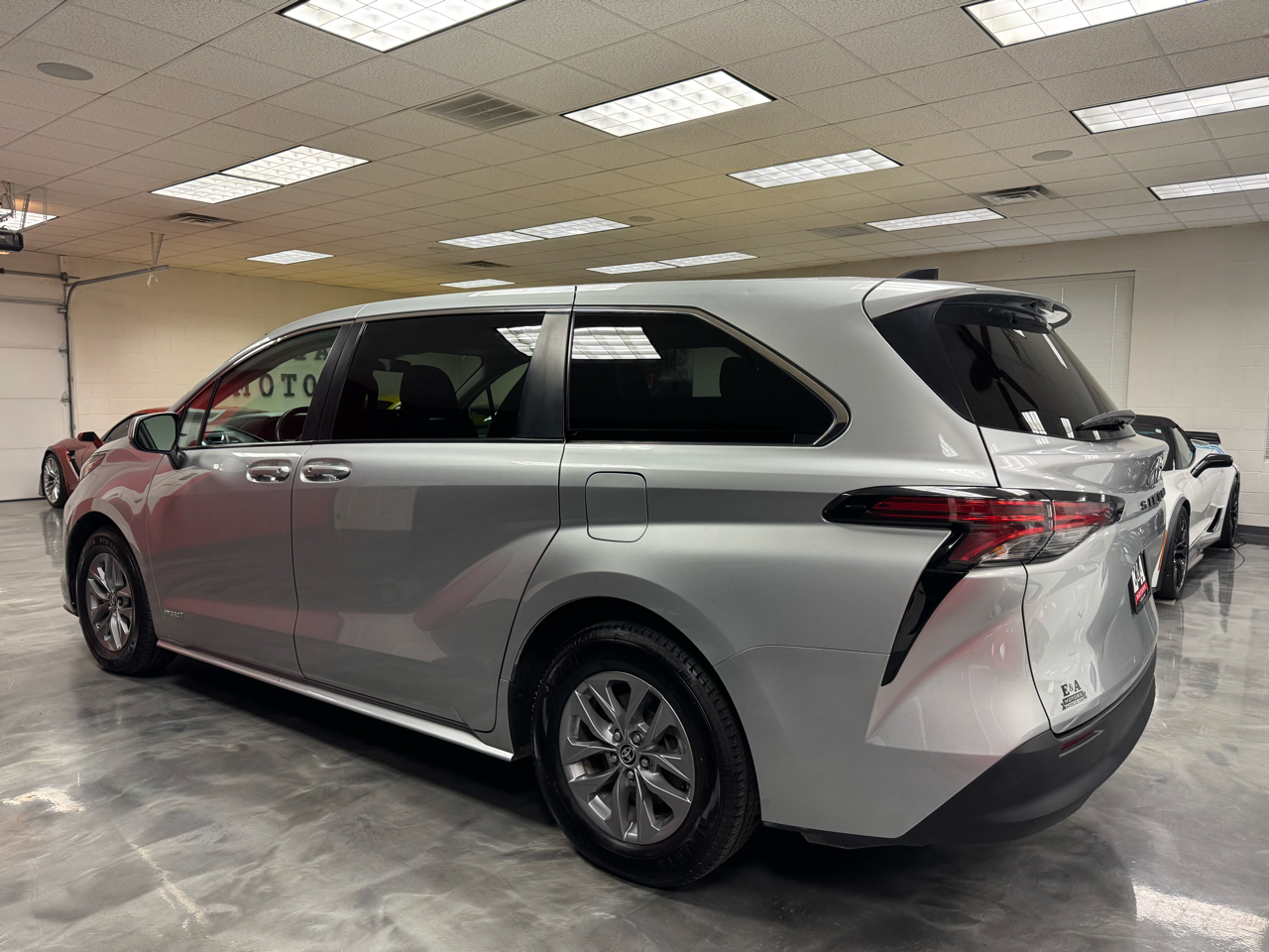 Toyota Sienna LE AWD 2021