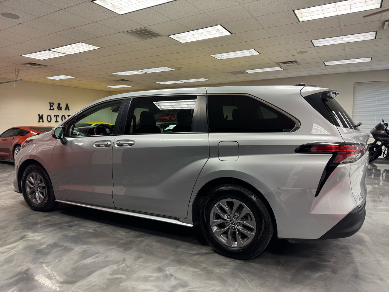 Toyota Sienna LE AWD 2021