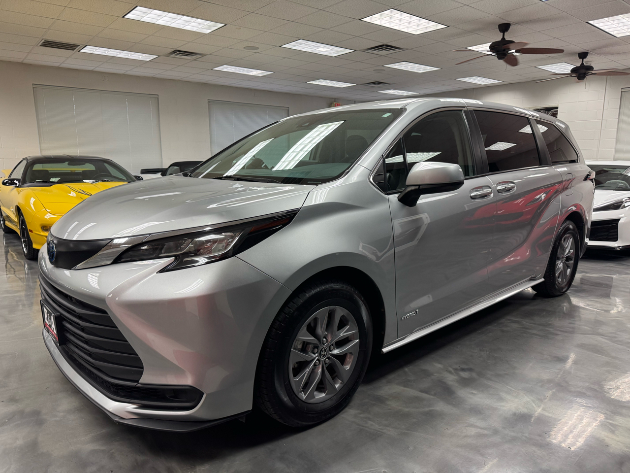 Toyota Sienna LE AWD 2021