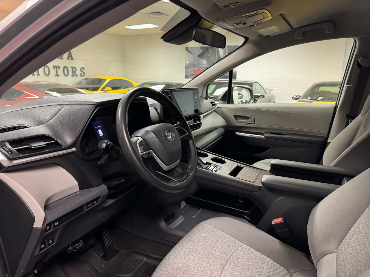 Toyota Sienna LE AWD 2021