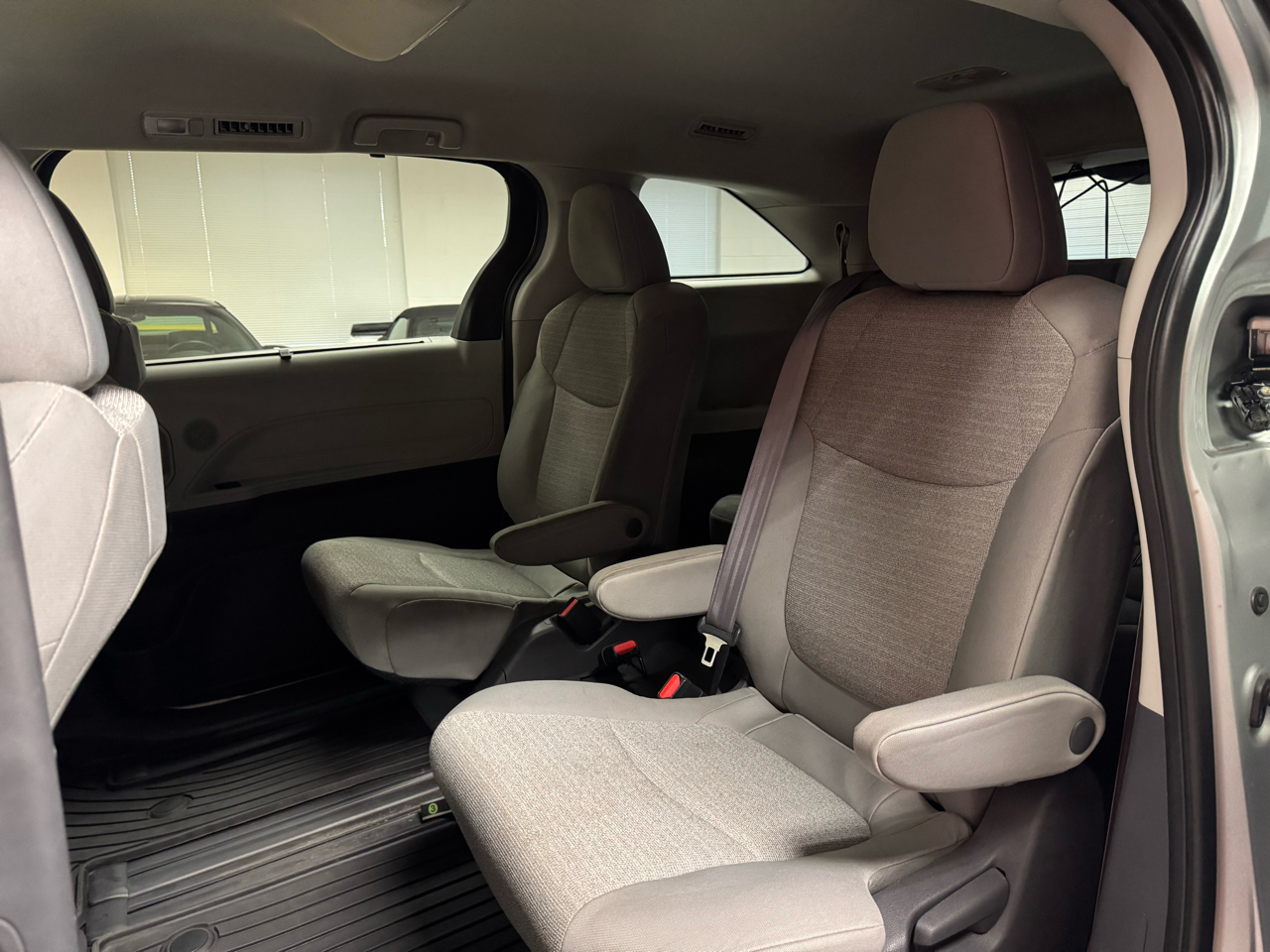 Toyota Sienna LE AWD 2021