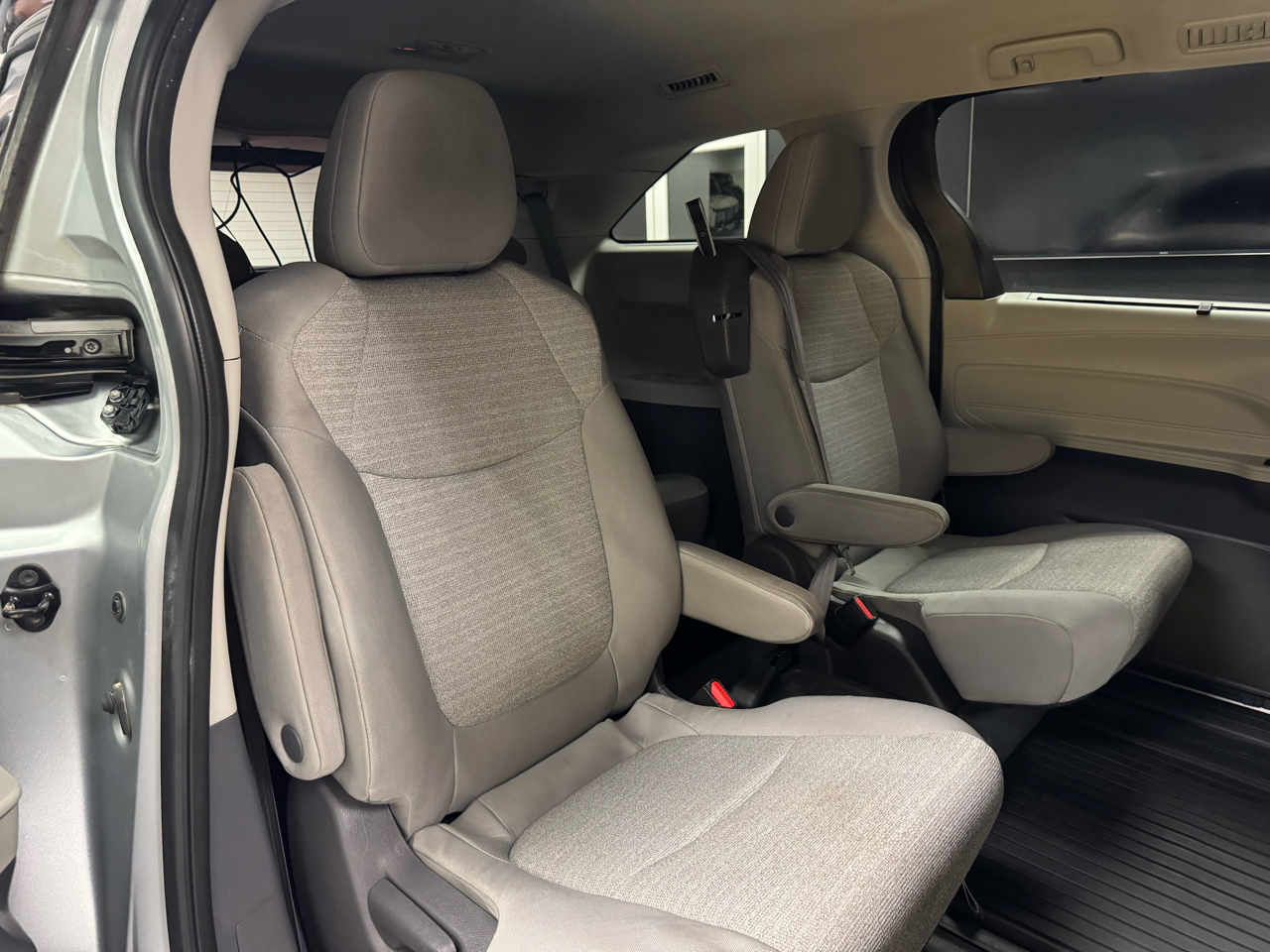 Toyota Sienna LE AWD 2021