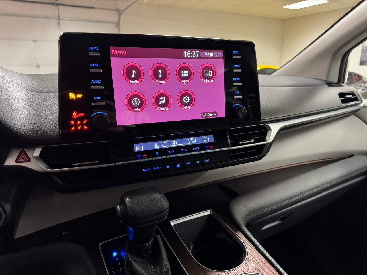 Toyota Sienna LE AWD 2021