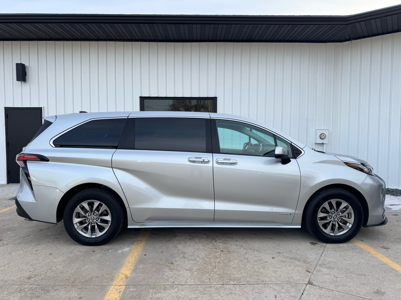 Toyota Sienna LE AWD 2021