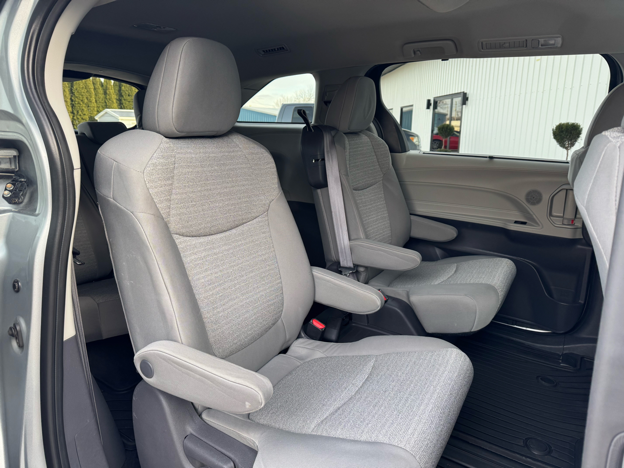 Toyota Sienna LE AWD 2021