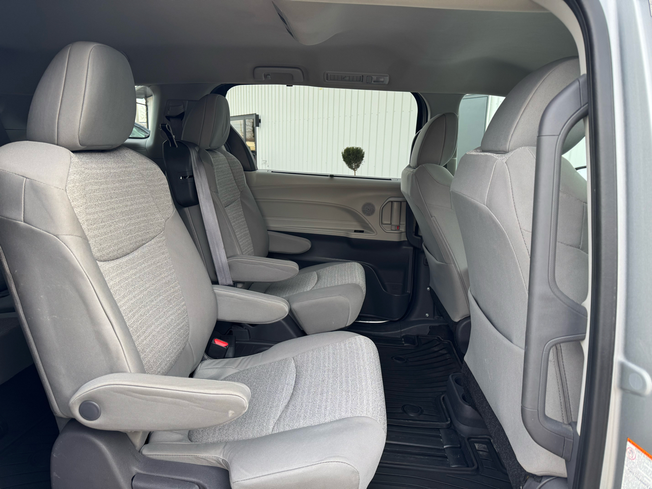 Toyota Sienna LE AWD 2021