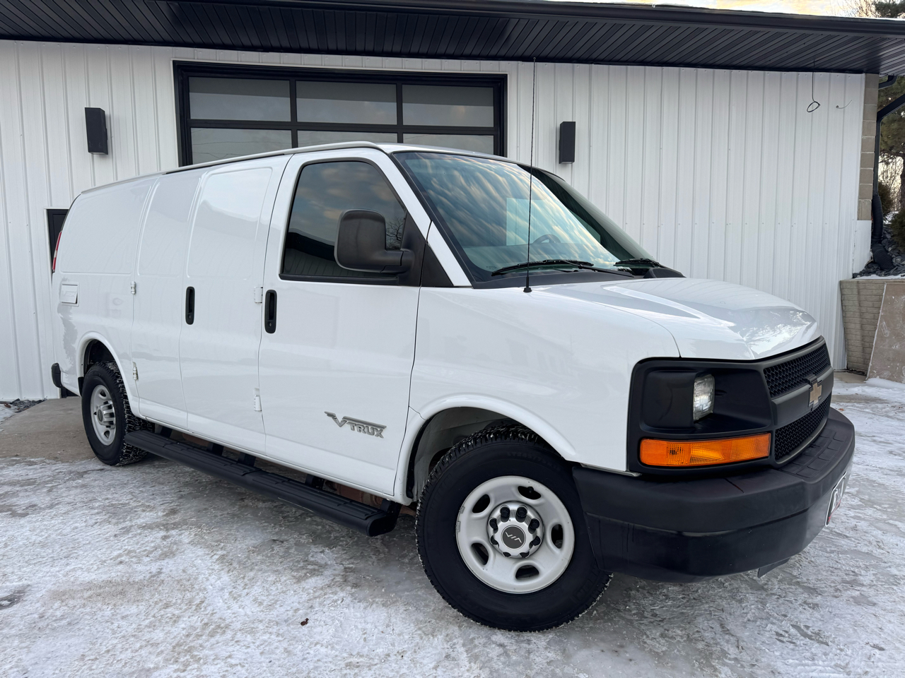 Chevrolet Express Cargo Van RWD 2500 135" 2015