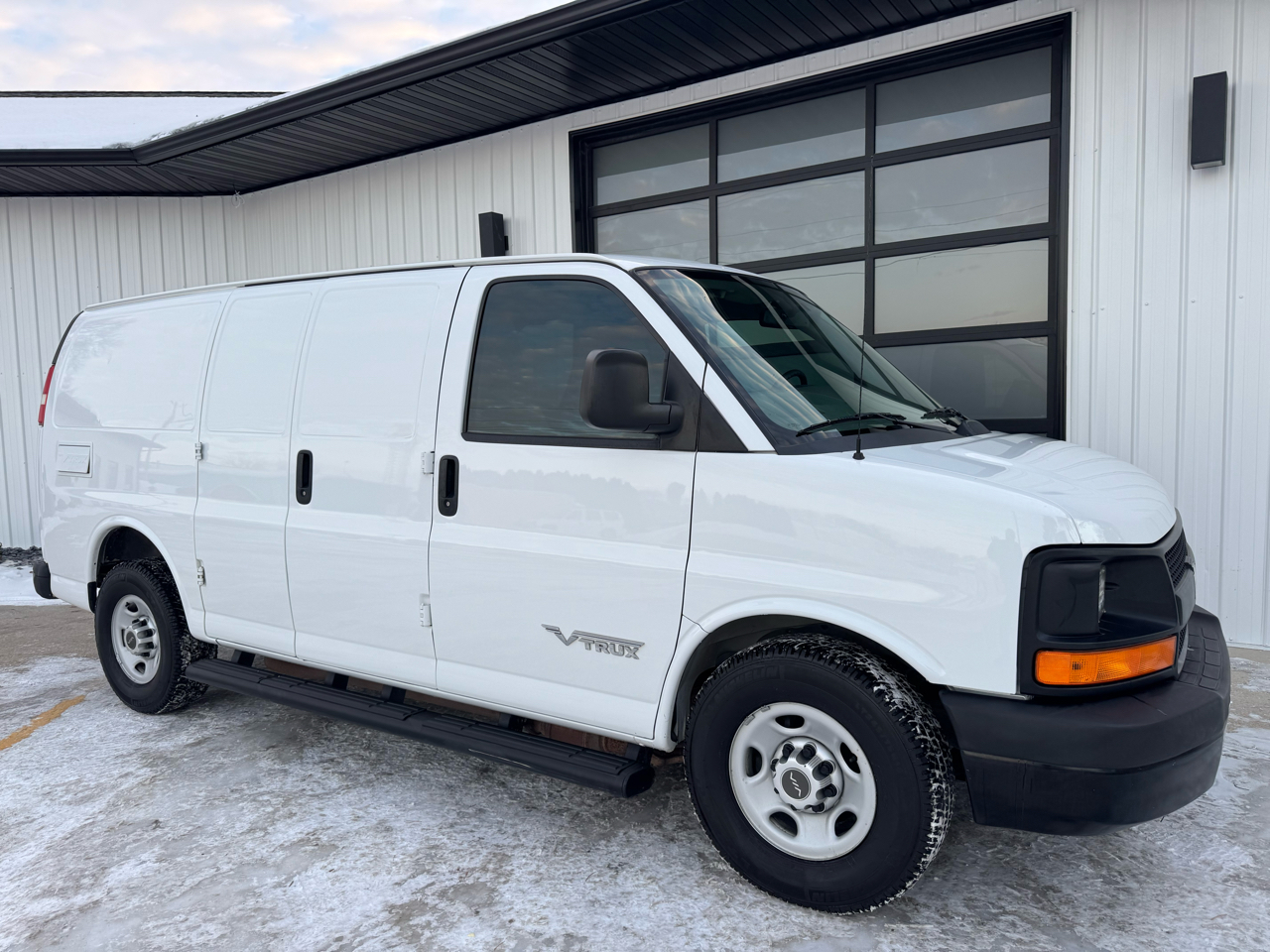 Chevrolet Express Cargo Van RWD 2500 135" 2015
