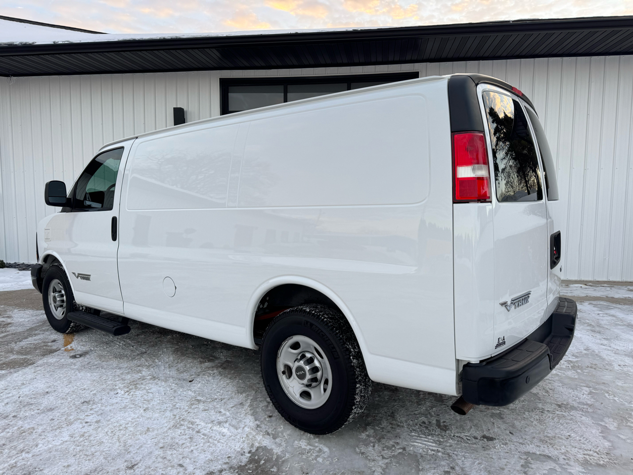 Chevrolet Express Cargo Van RWD 2500 135" 2015