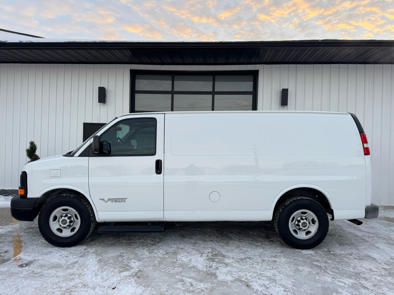 Chevrolet Express Cargo Van RWD 2500 135" 2015