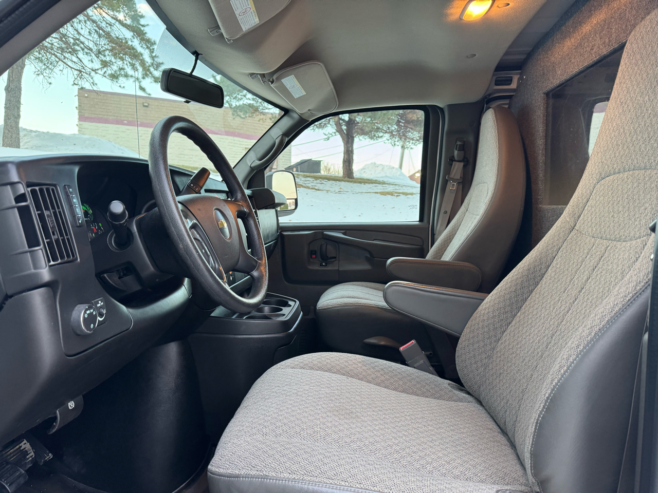 Chevrolet Express Cargo Van RWD 2500 135" 2015