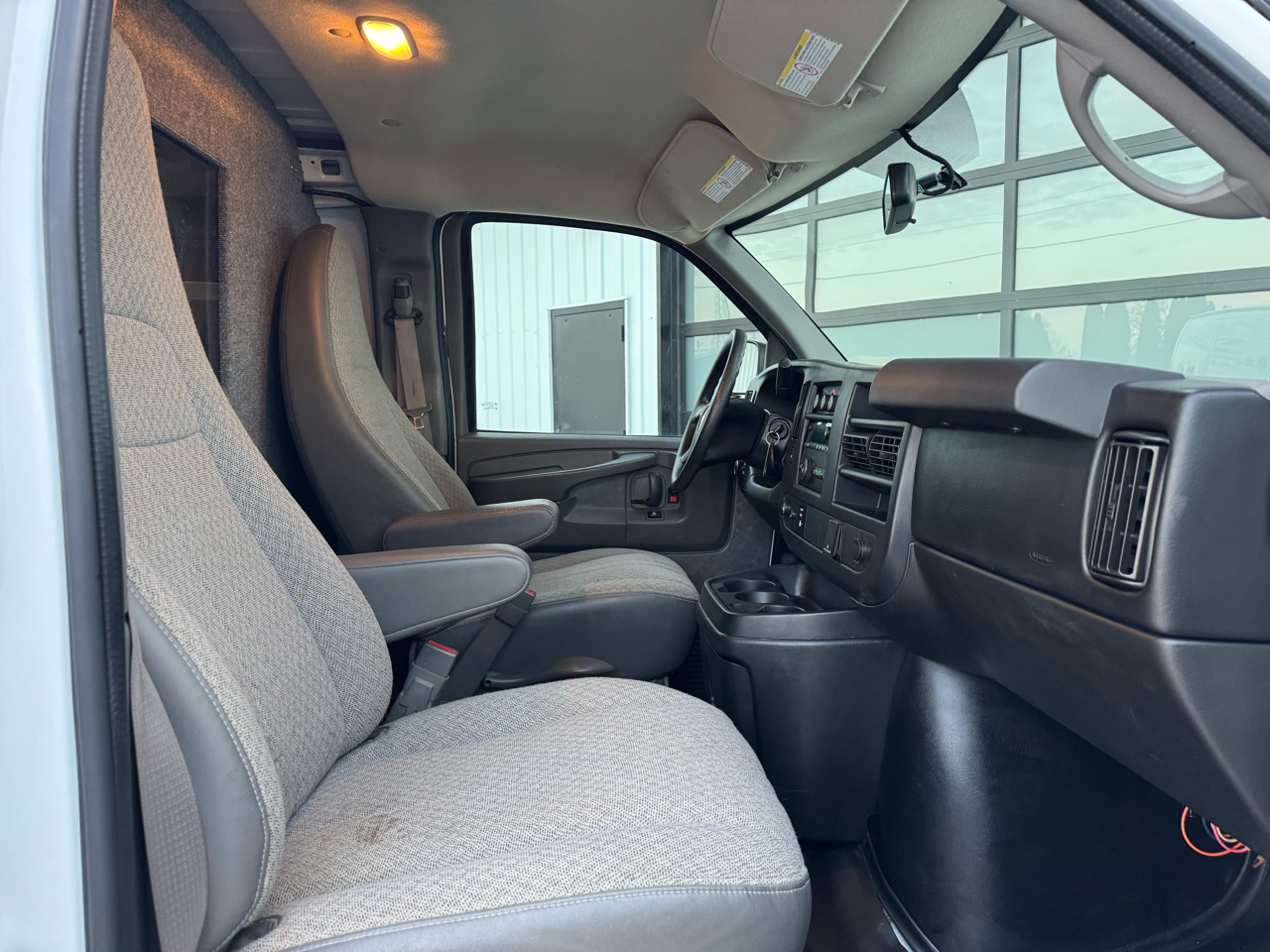 Chevrolet Express Cargo Van RWD 2500 135" 2015