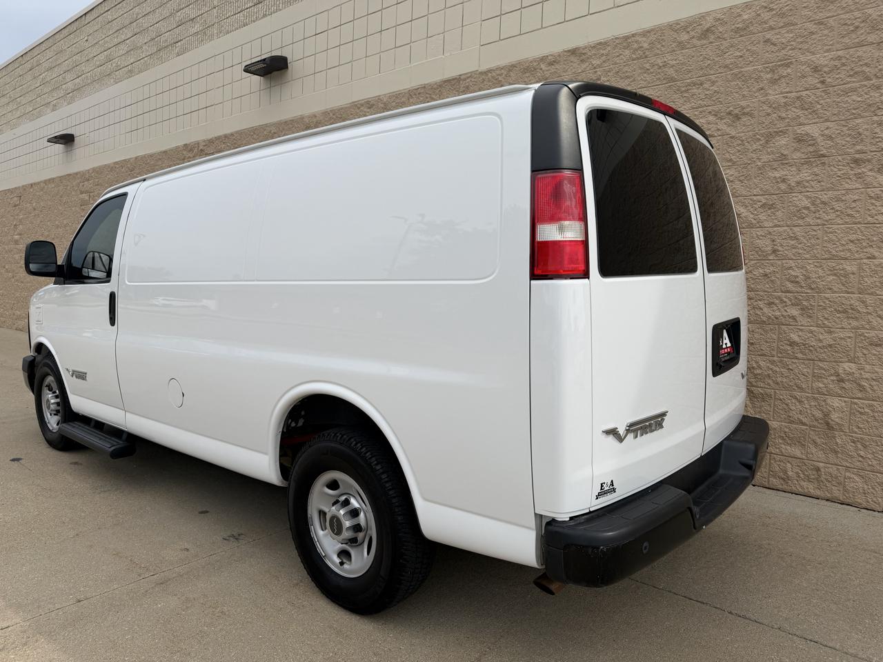 Chevrolet Express Cargo Van RWD 2500 135" 2015