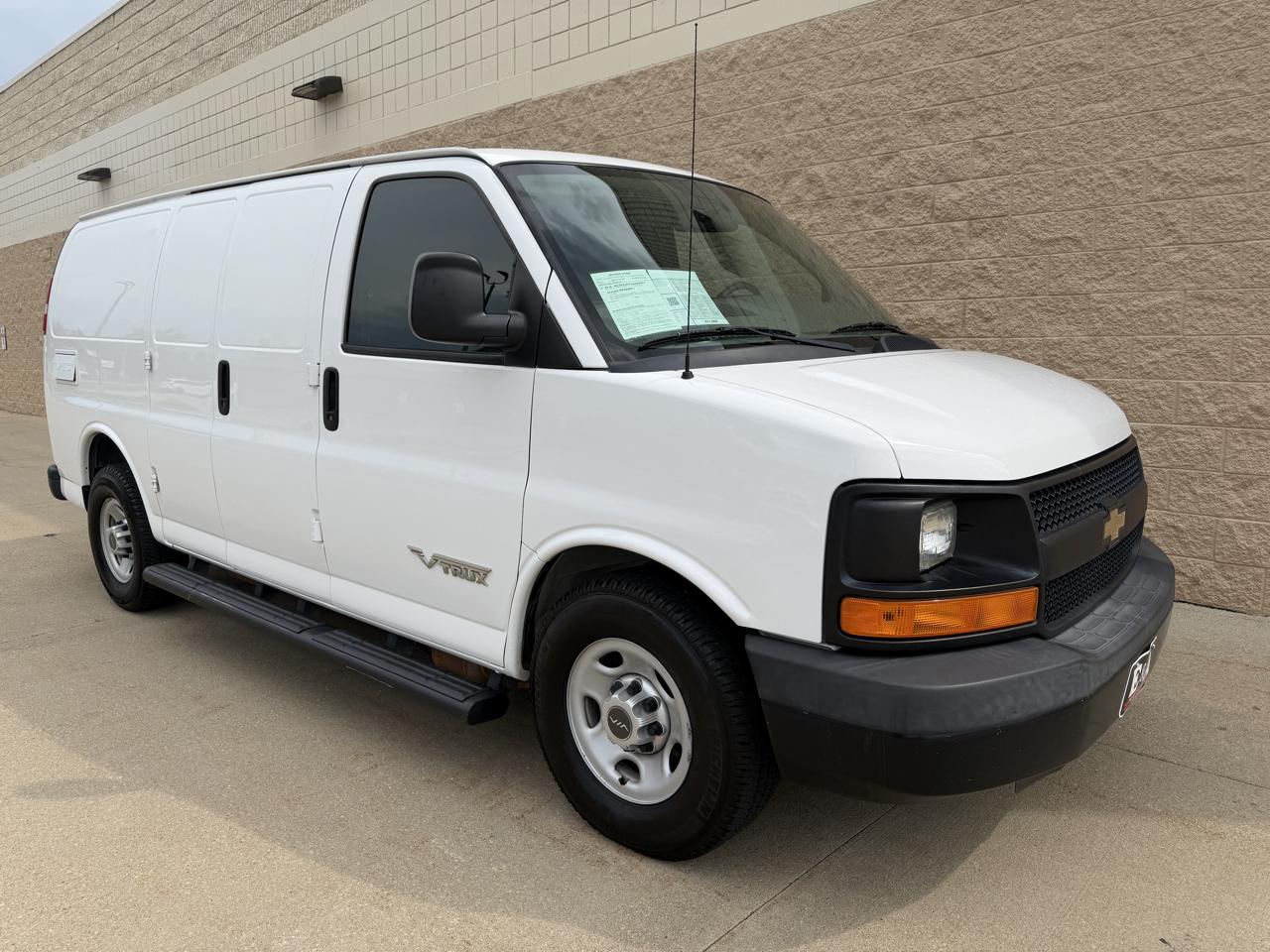 Chevrolet Express Cargo Van RWD 2500 135" 2015