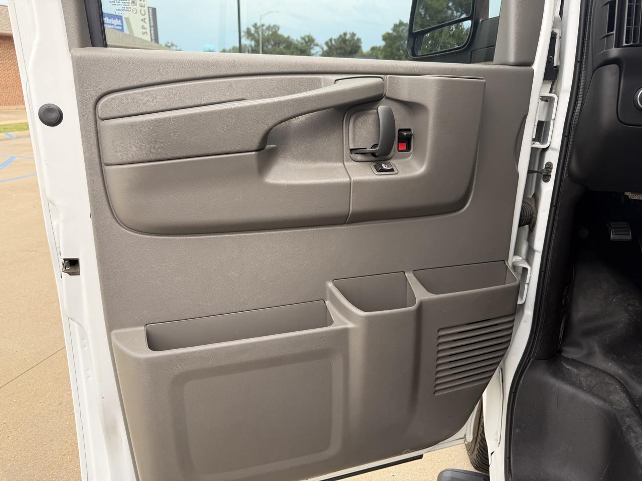 Chevrolet Express Cargo Van RWD 2500 135" 2015