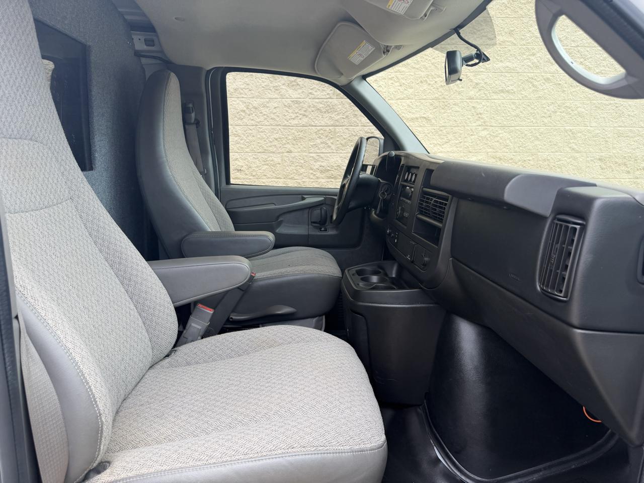 Chevrolet Express Cargo Van RWD 2500 135" 2015