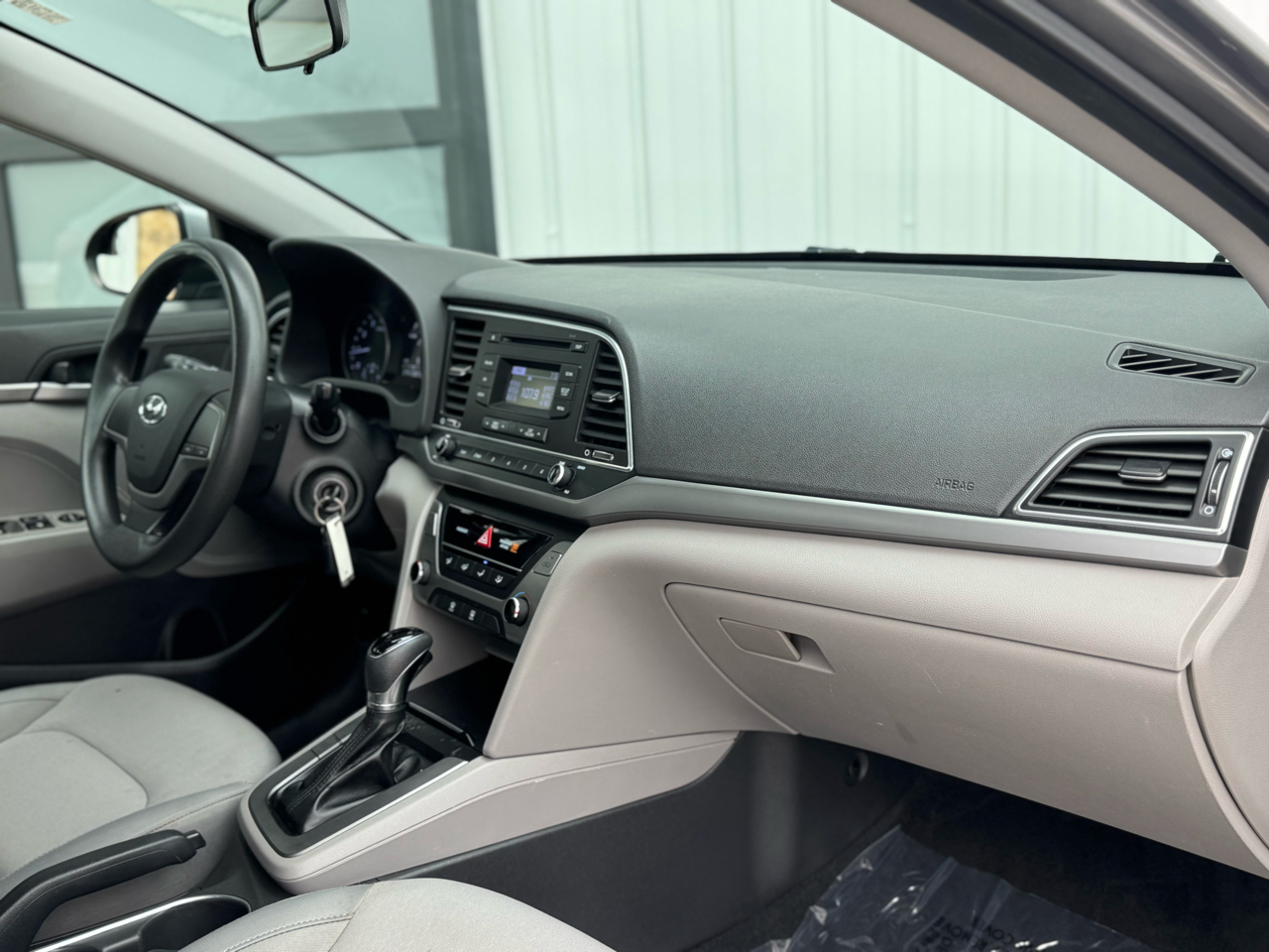 Hyundai Elantra  2017