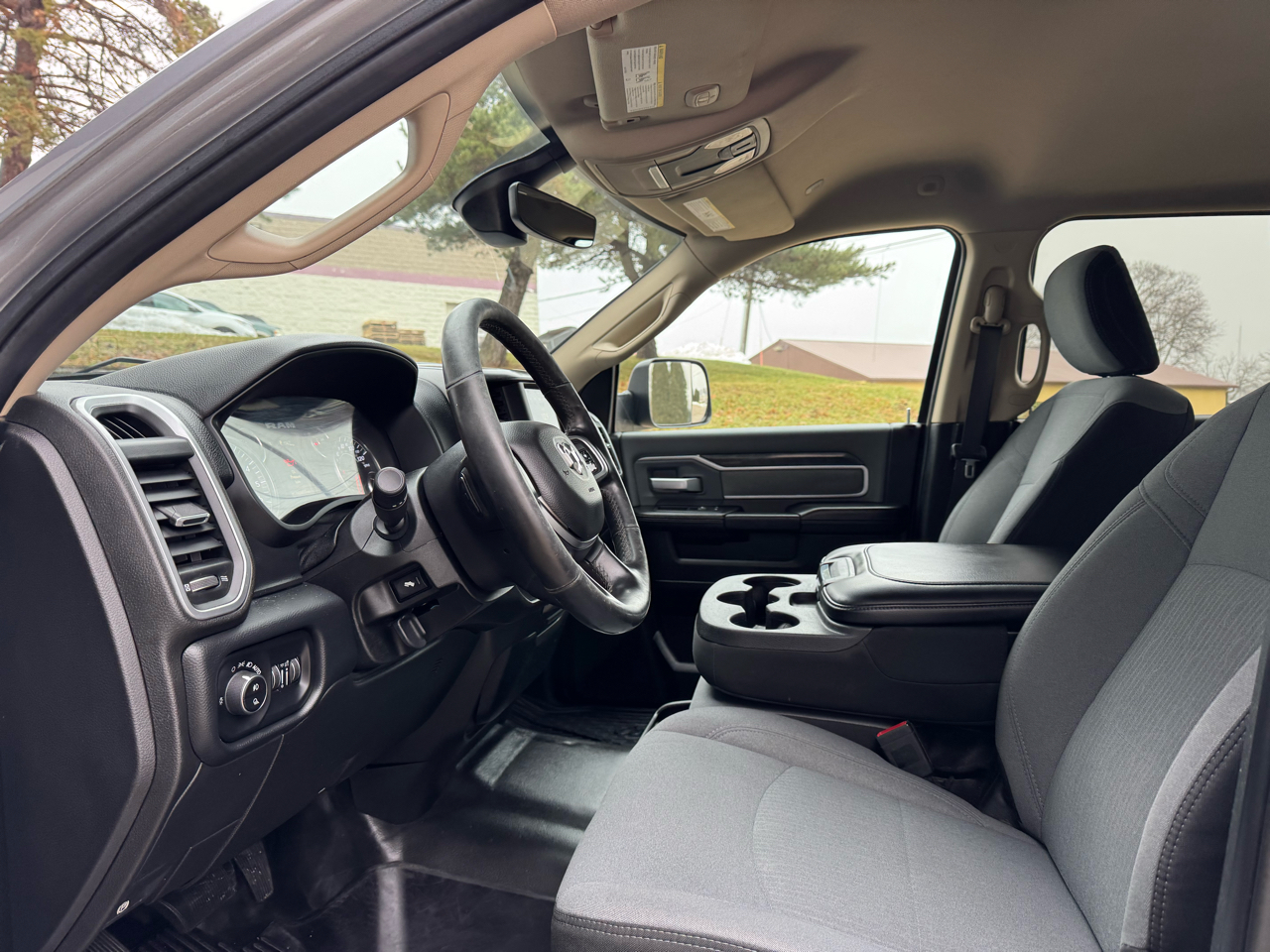 RAM 2500 Big Horn 4x4 Crew Cab 6'4" Box 2019