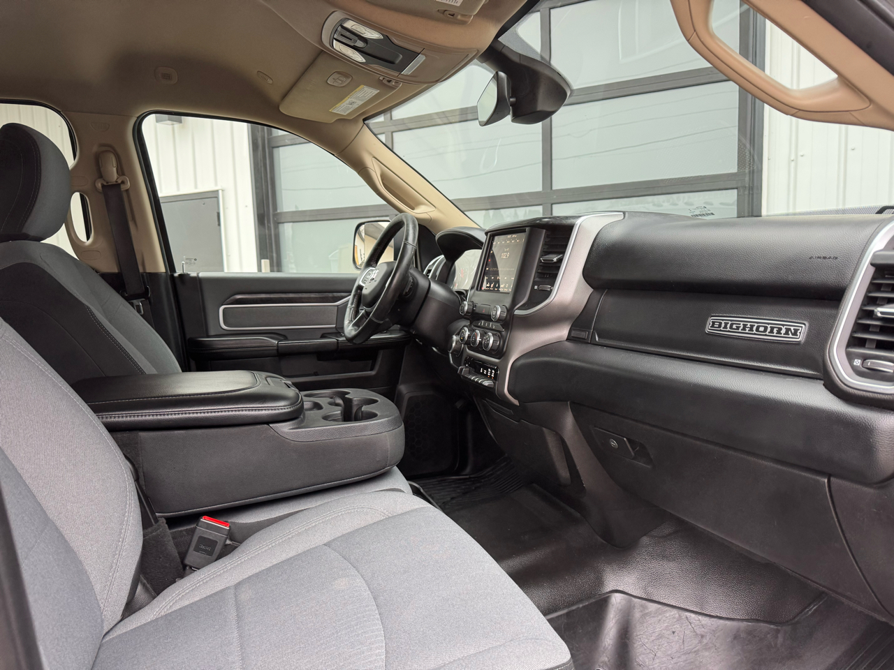 RAM 2500 Big Horn 4x4 Crew Cab 6'4" Box 2019