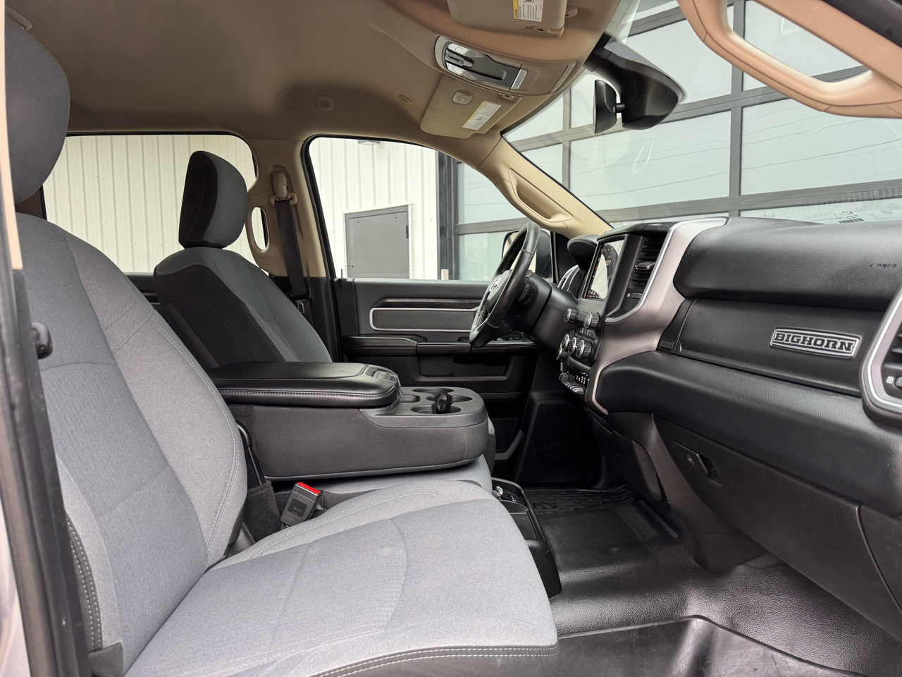 RAM 2500 Big Horn 4x4 Crew Cab 6'4" Box 2019