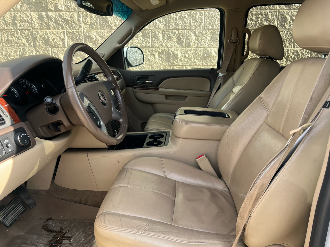 GMC Yukon XL 4WD 4dr 1500 SLT 2010