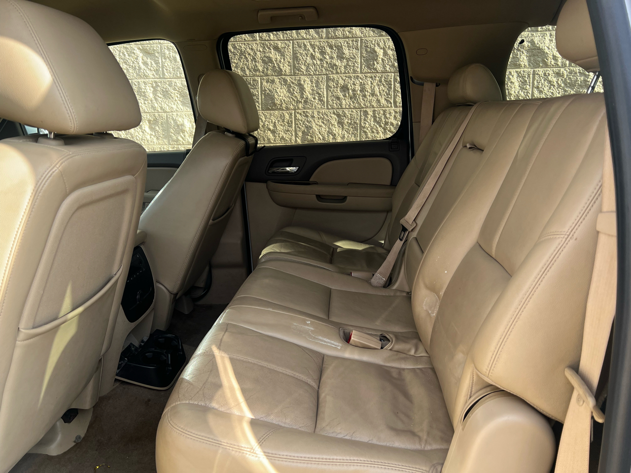 GMC Yukon XL 4WD 4dr 1500 SLT 2010