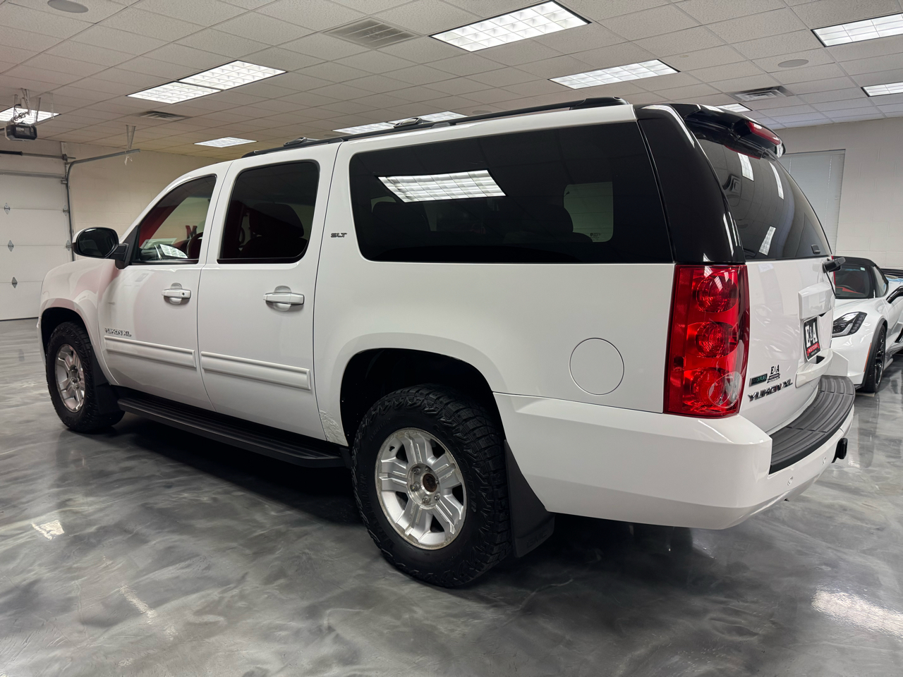 GMC Yukon XL SLT 4WD 2010