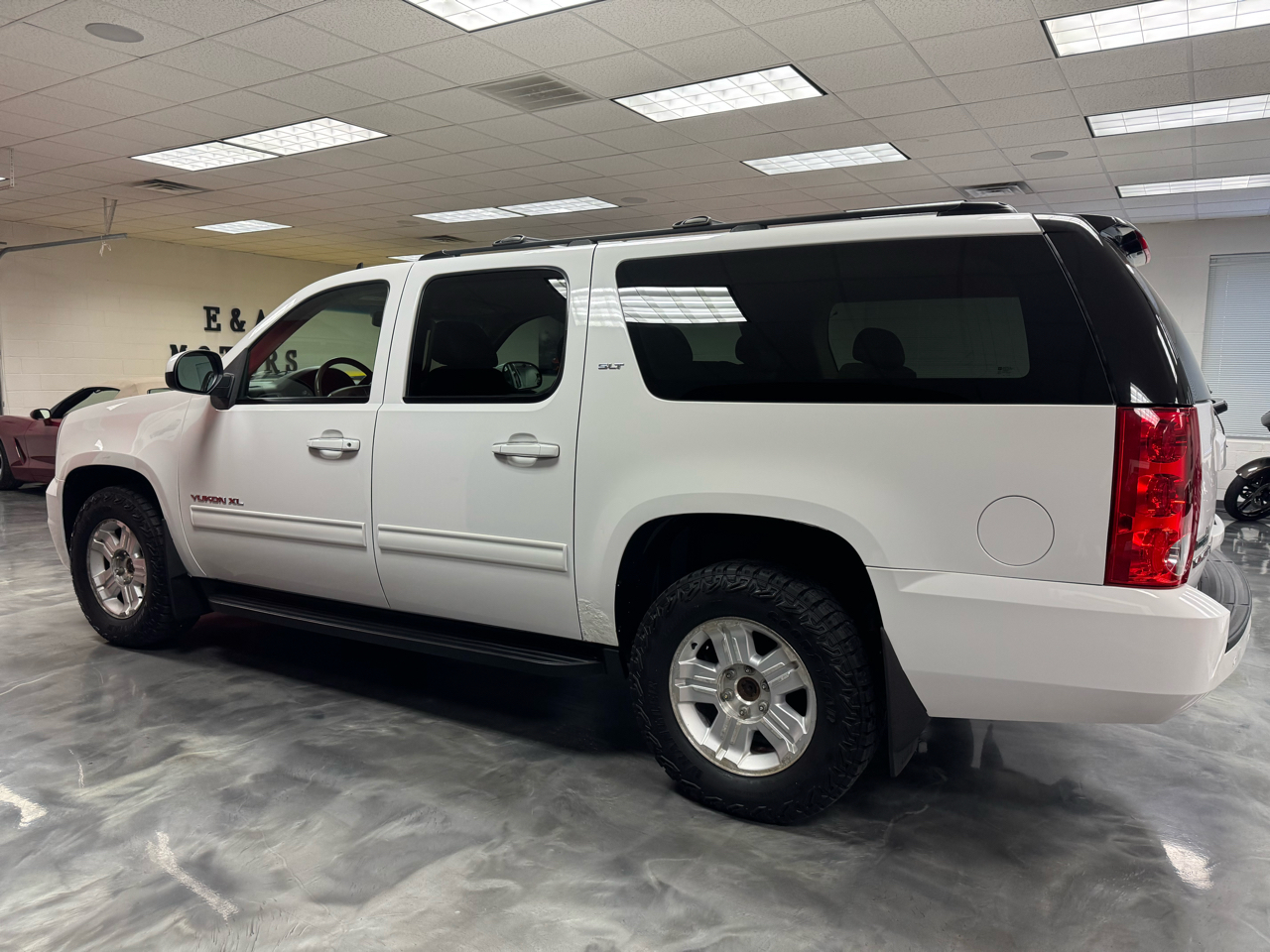 GMC Yukon XL SLT 4WD 2010