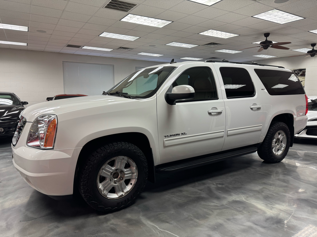 GMC Yukon XL SLT 4WD 2010