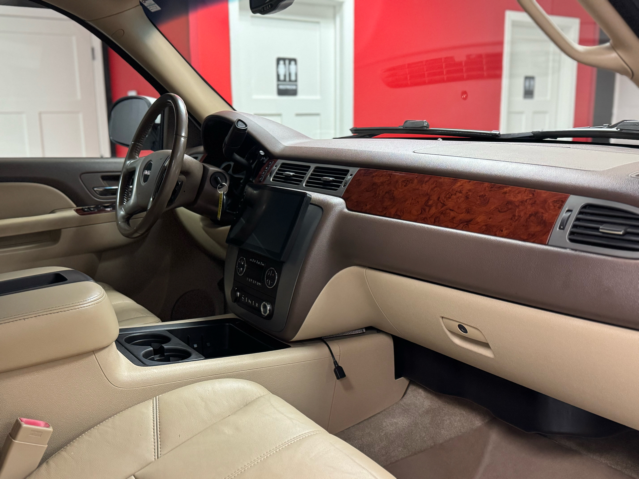 GMC Yukon XL SLT 4WD 2010