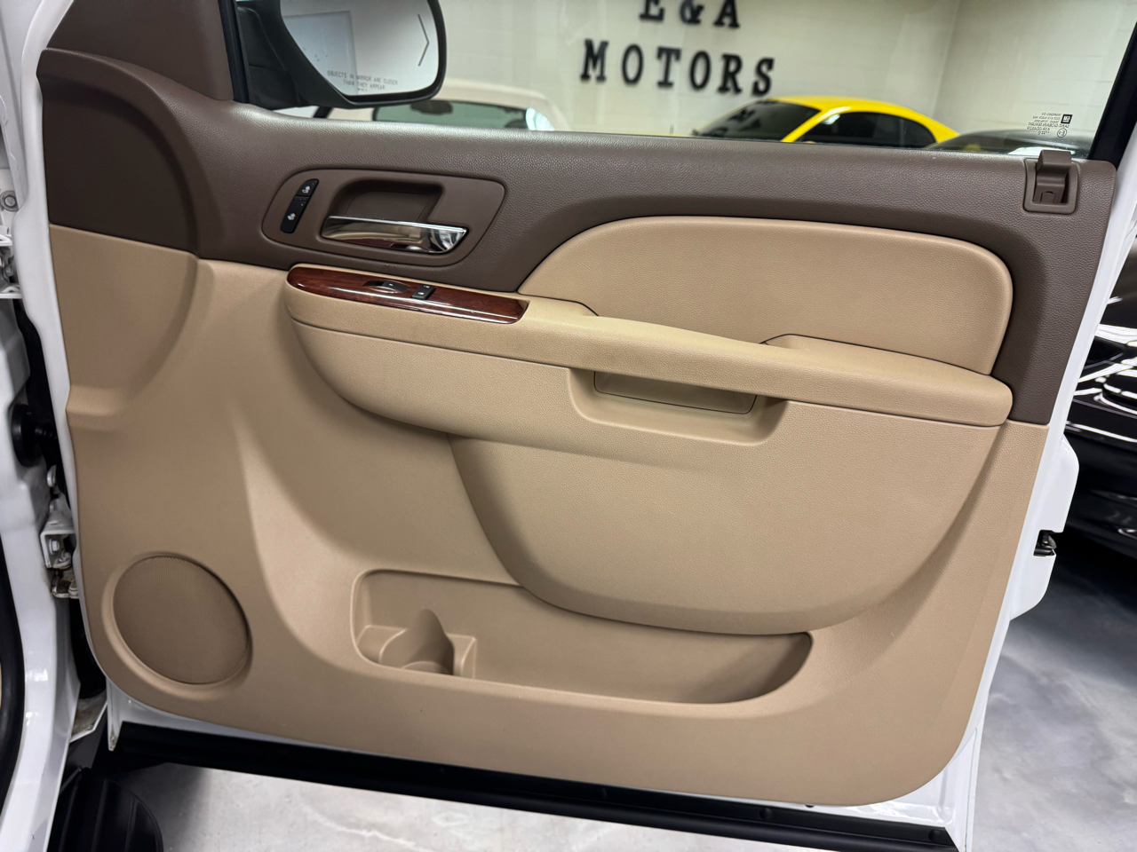 GMC Yukon XL SLT 4WD 2010