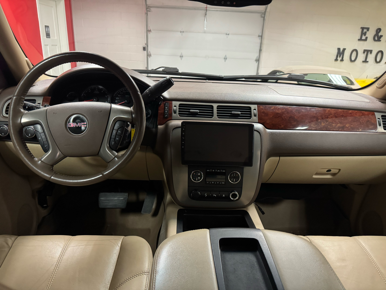 GMC Yukon XL SLT 4WD 2010