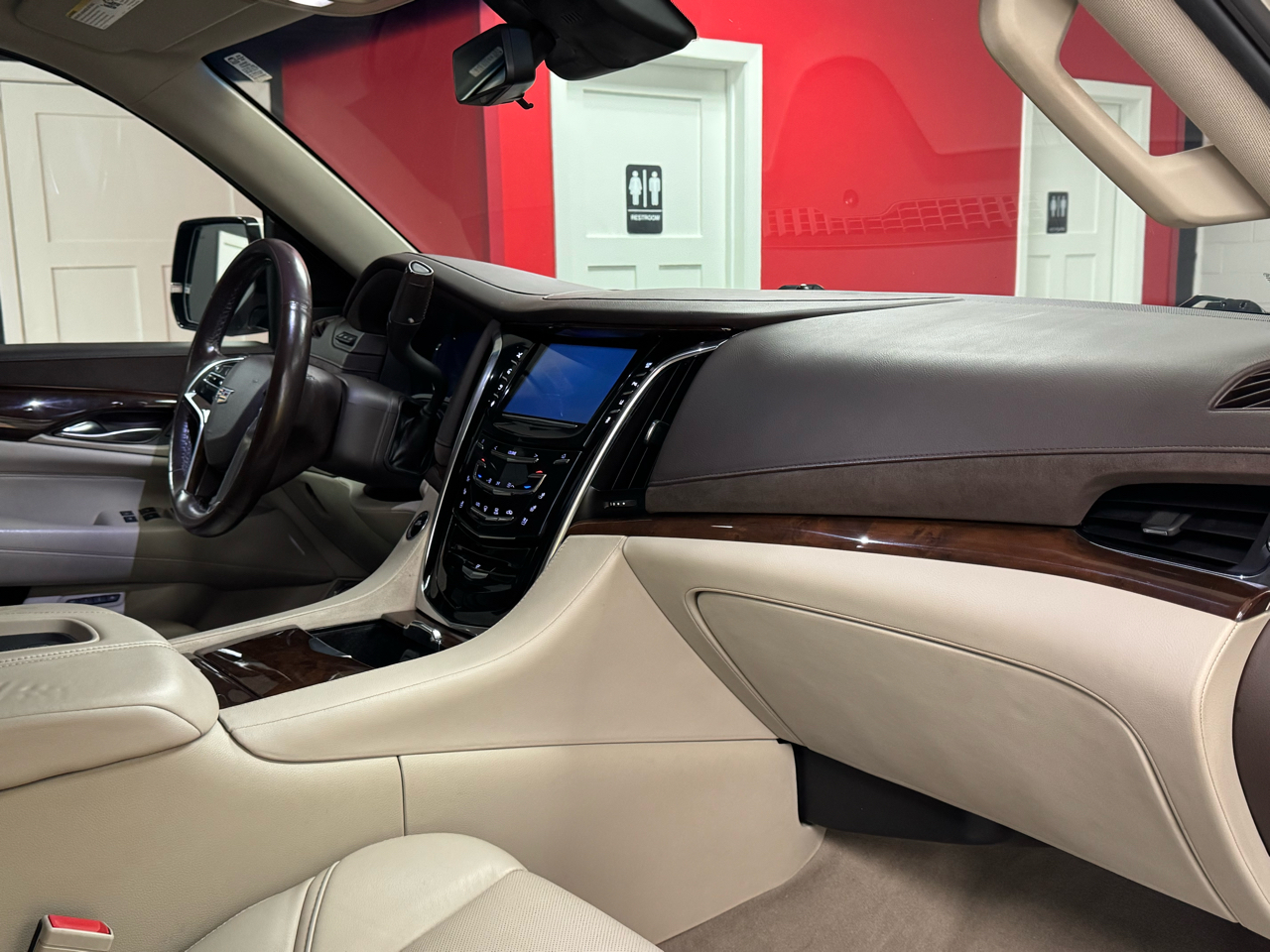 Cadillac Escalade  2017