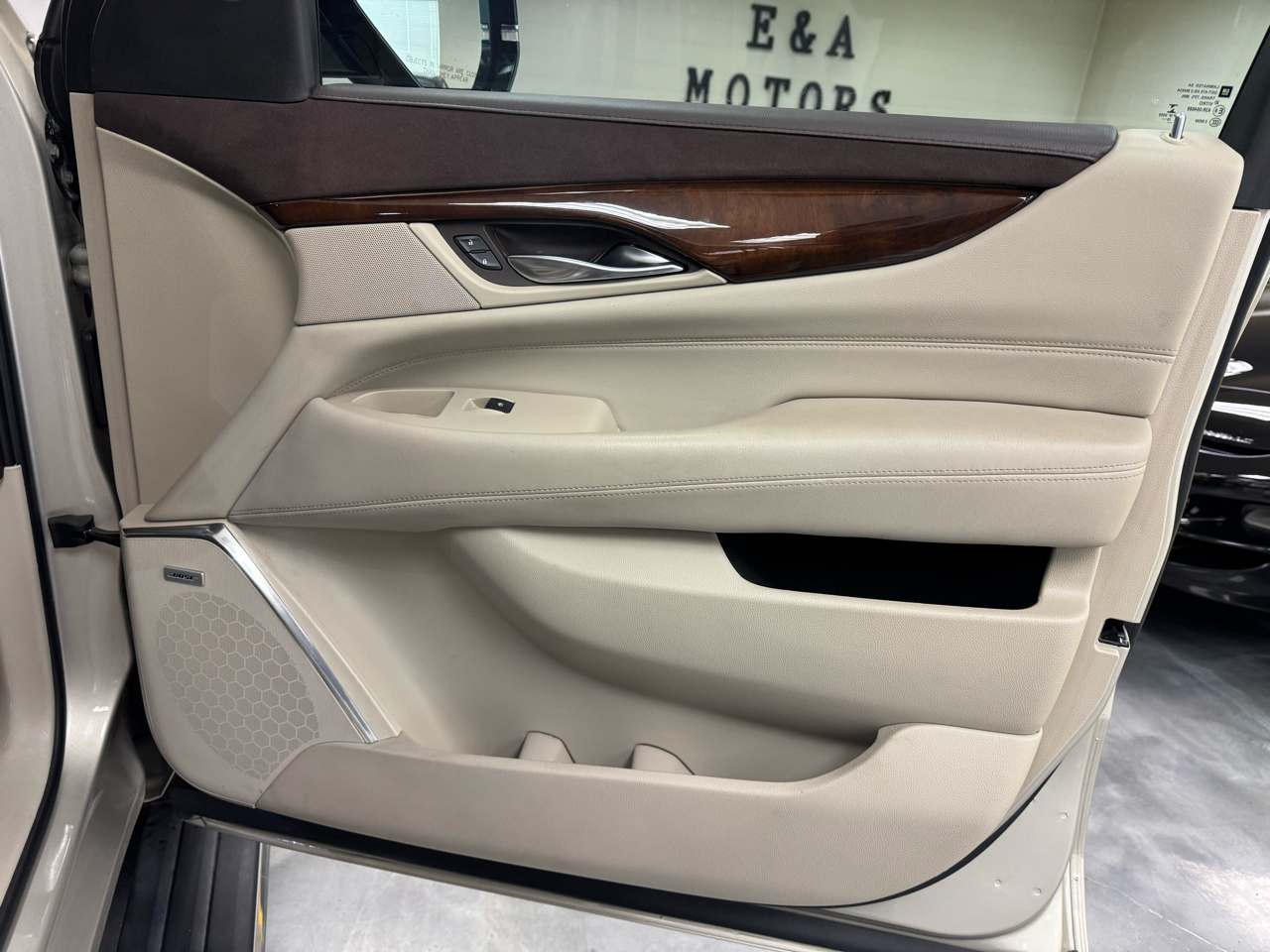 Cadillac Escalade  2017