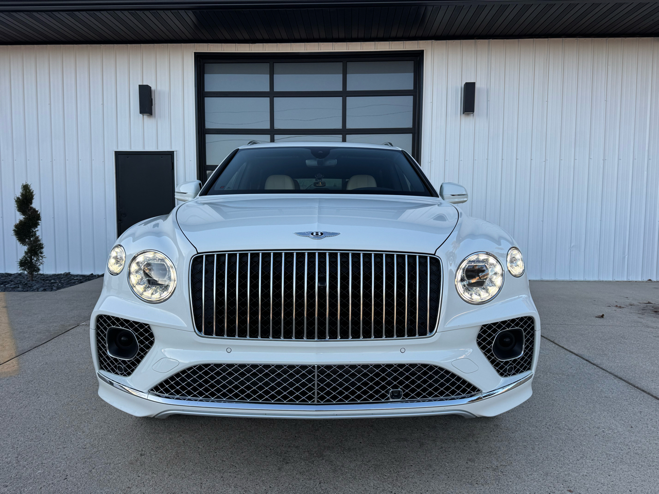 Bentley Bentayga EWB  2023