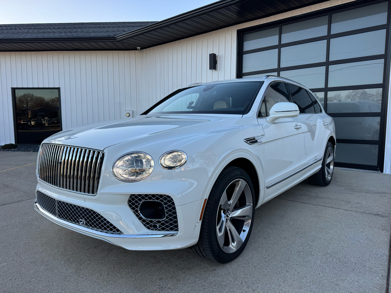 Bentley Bentayga EWB  2023