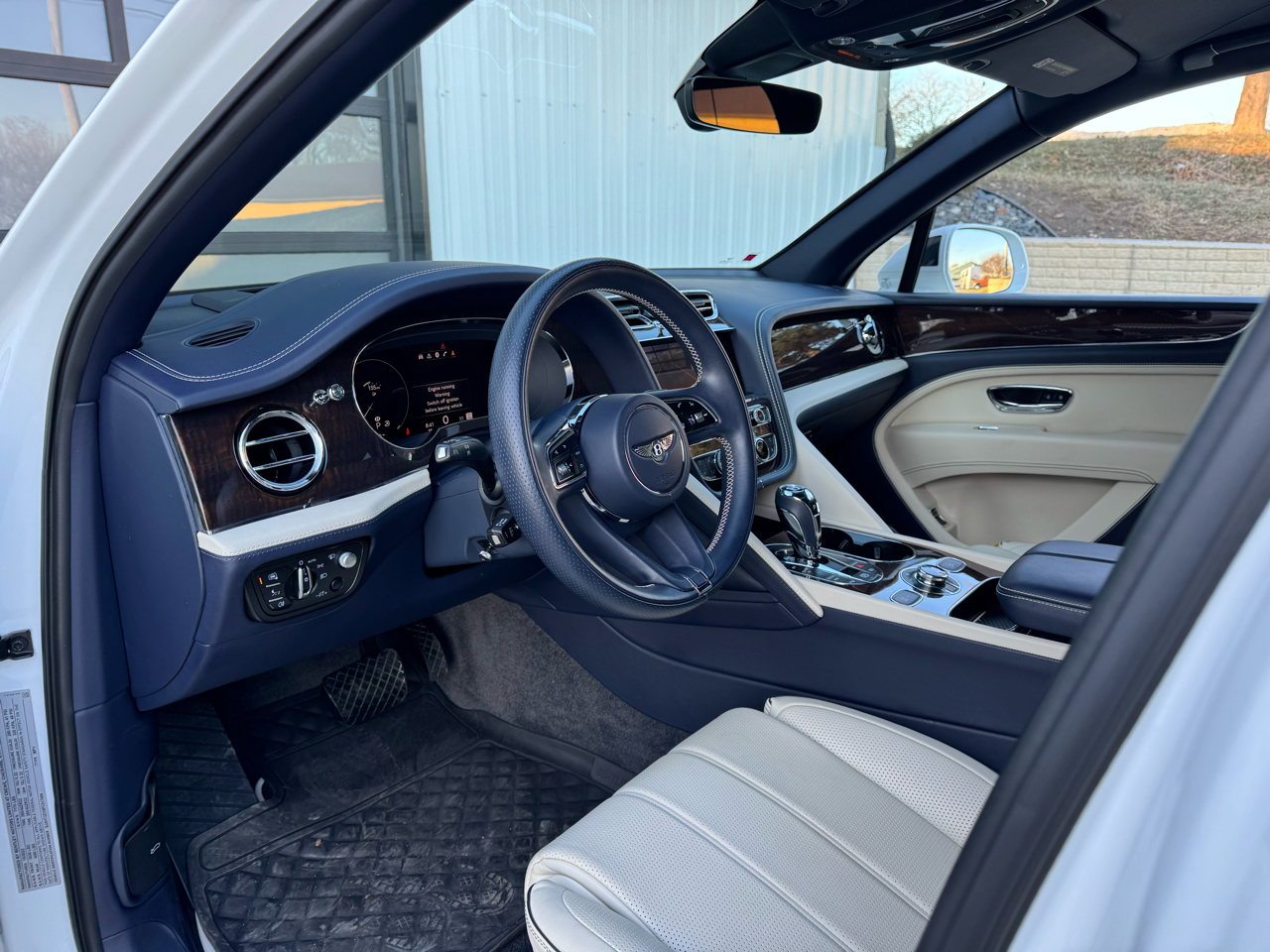 Bentley Bentayga EWB  2023