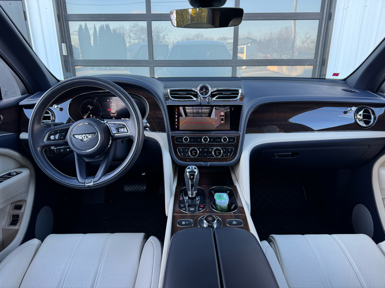 Bentley Bentayga EWB  2023