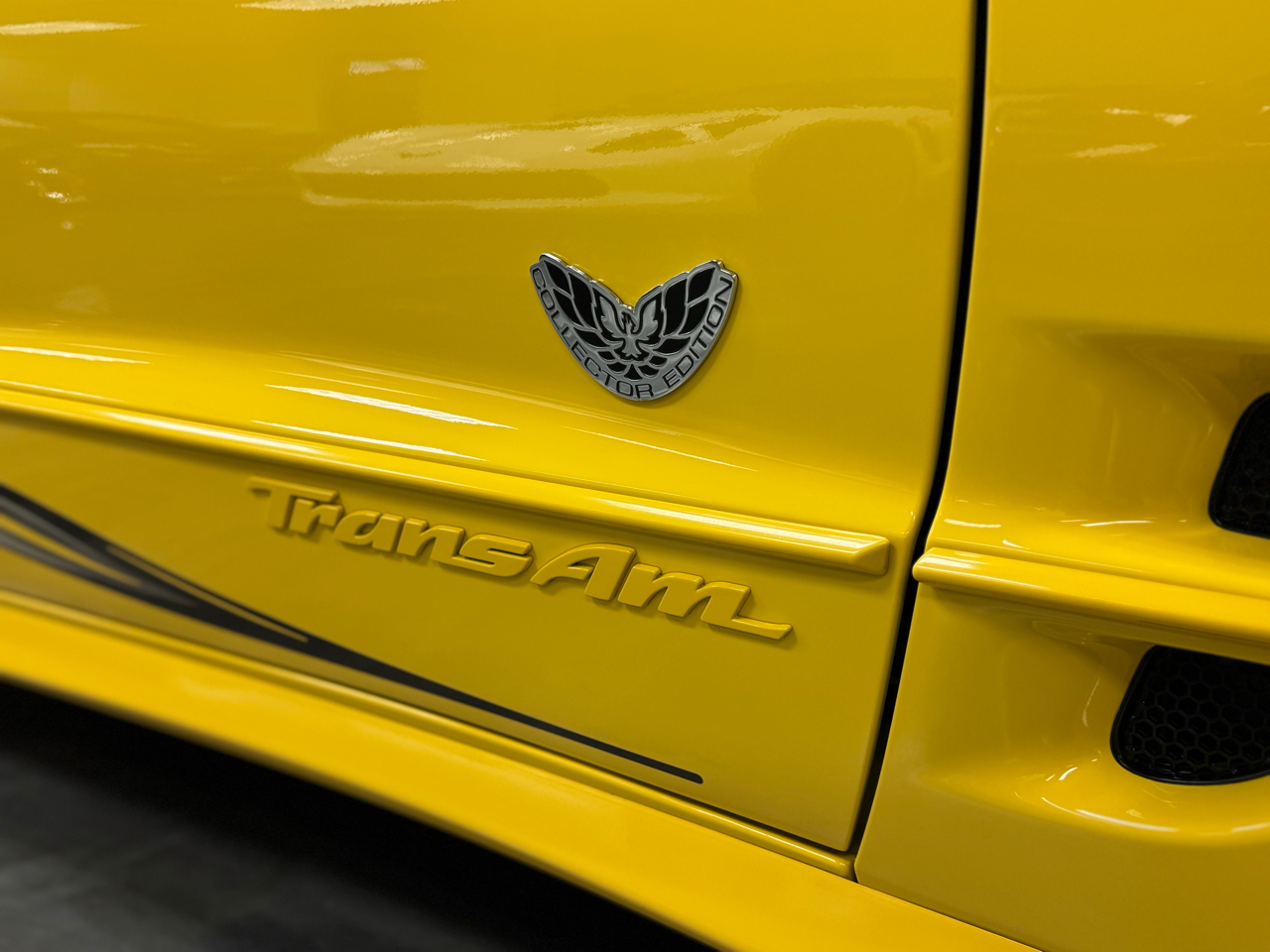 Pontiac Firebird  2002