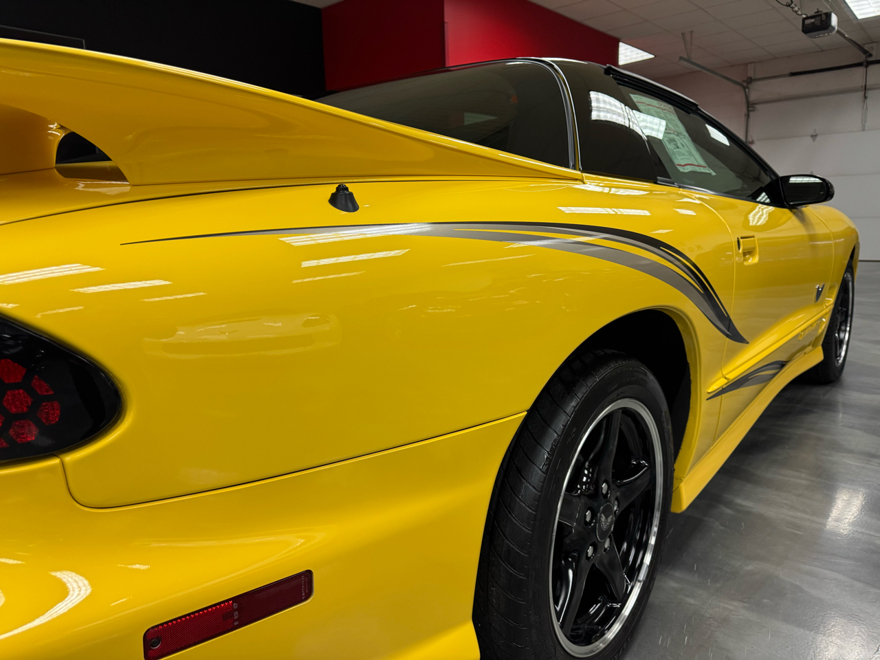 Pontiac Firebird  2002