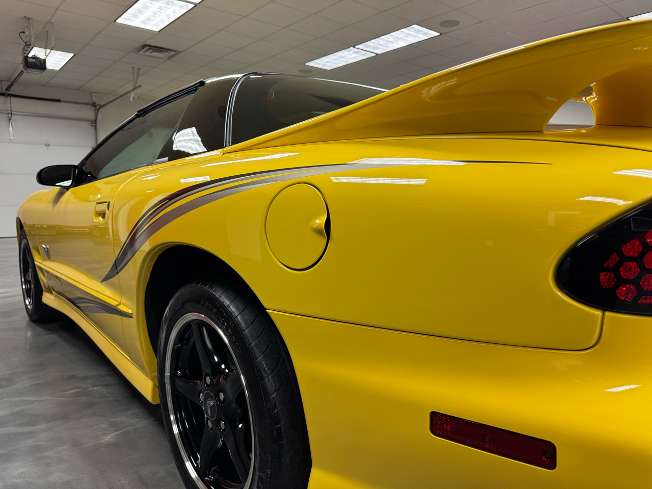 Pontiac Firebird  2002